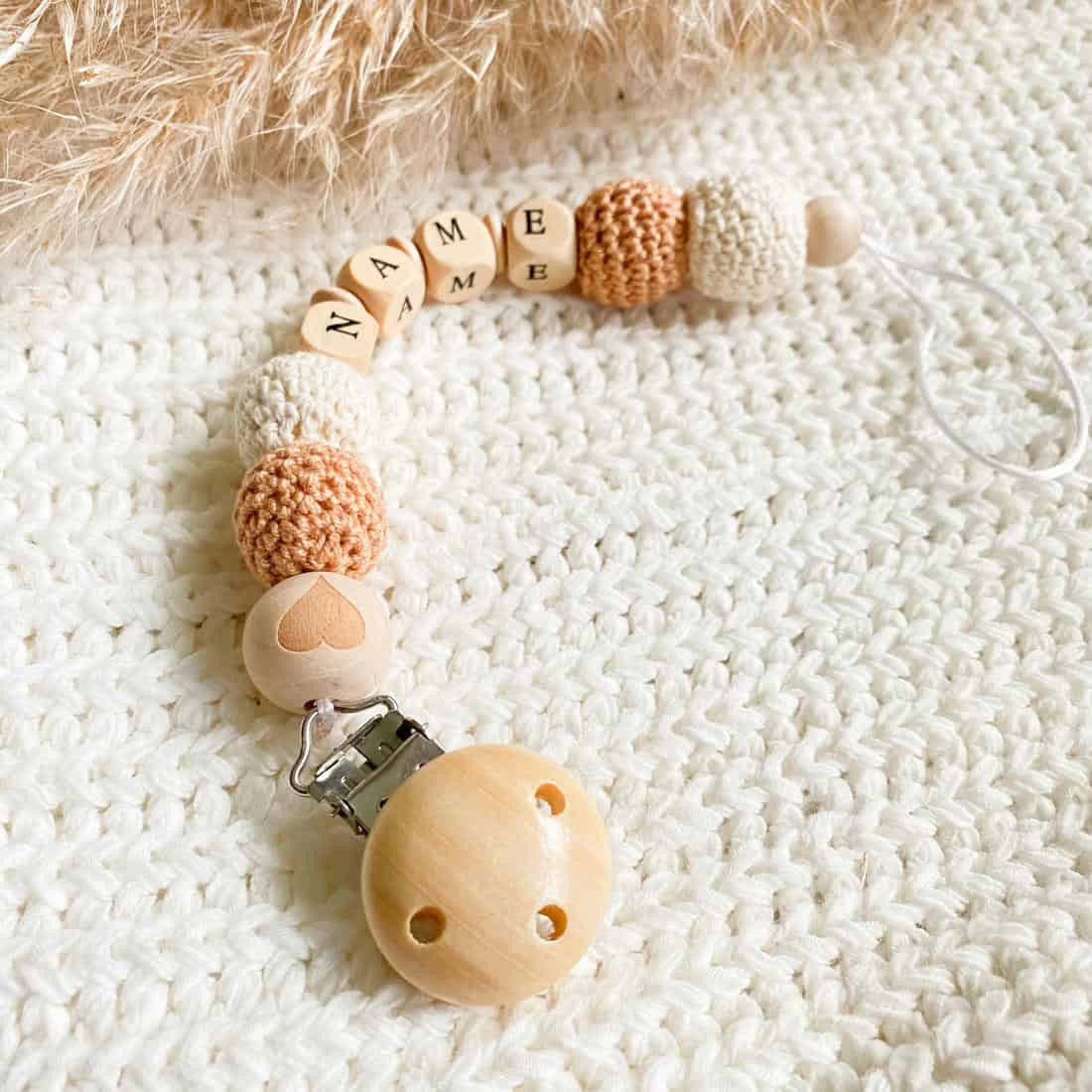 Schnullerkette  "Kleiner Braunbär"